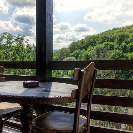 Pensiune-Restaurant Tara Luanei Sărata-Monteoru Quarto foto
