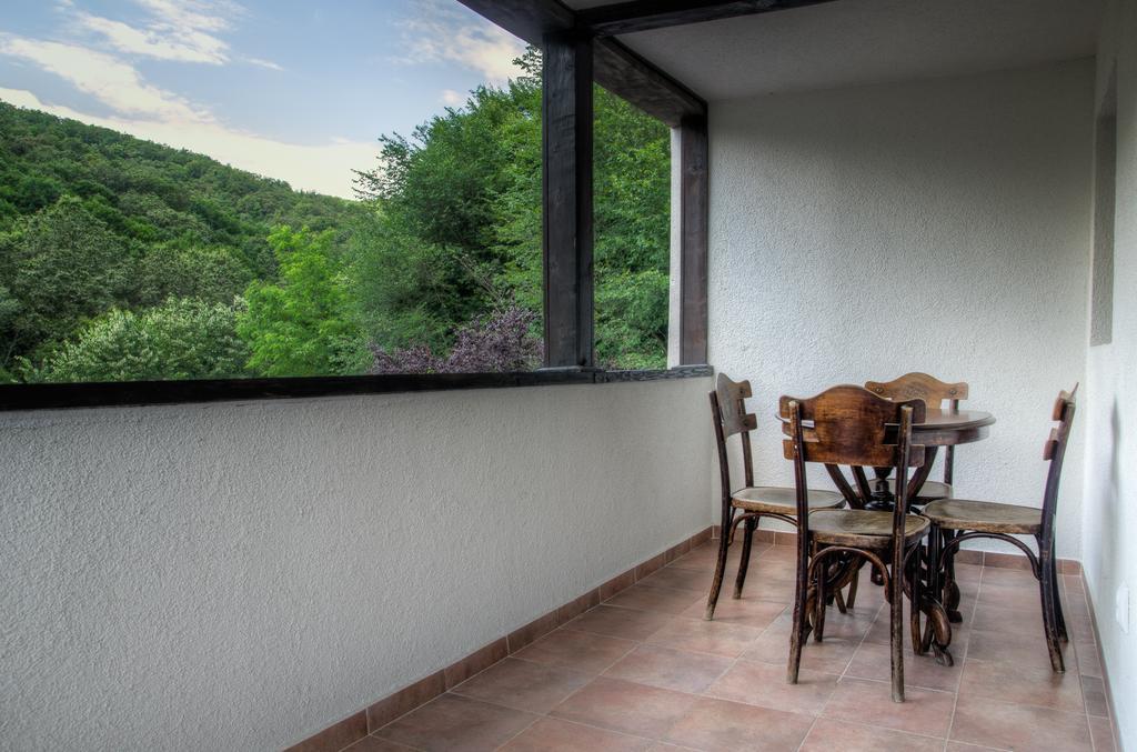 Pensiune-Restaurant Tara Luanei Sărata-Monteoru Quarto foto