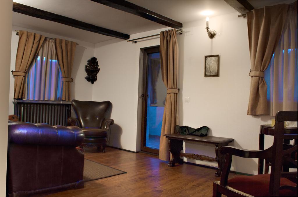 Pensiune-Restaurant Tara Luanei Sărata-Monteoru Quarto foto